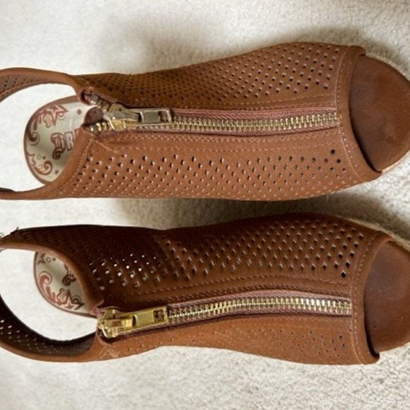 Wedge Sandals - Picture 2 of 3